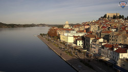 Nábřeží a město