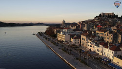 Nábřeží a město