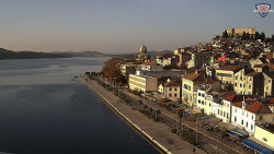 Nábřeží a město