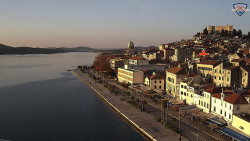 Nábřeží a město