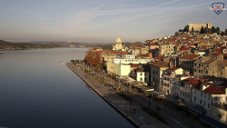 Nábřeží a město