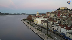 Nábřeží a město