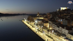 Nábřeží a město