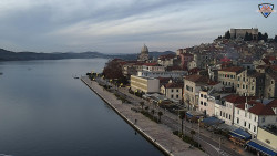 Nábřeží a město