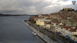 Nábřeží a město