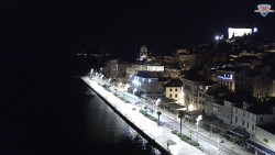 Nábřeží a město