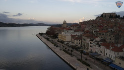 Nábřeží a město