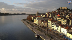 Nábřeží a město