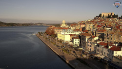 Nábřeží a město