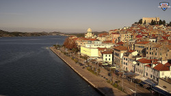 Nábřeží a město