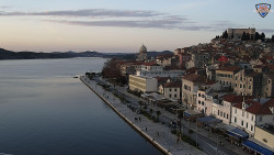 Nábřeží a město