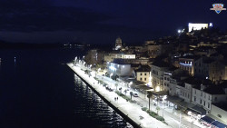 Nábřeží a město