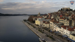 Nábřeží a město