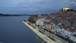 Nábřeží a město