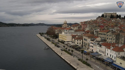 Nábřeží a město