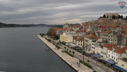 Nábřeží a město