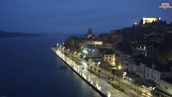 Nábřeží a město