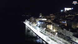 Nábřeží a město