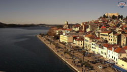 Nábřeží a město