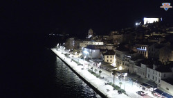 Nábřeží a město