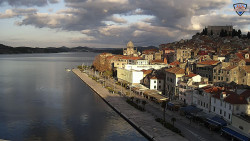 Nábřeží a město