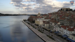 Nábřeží a město