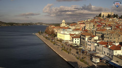 Nábřeží a město