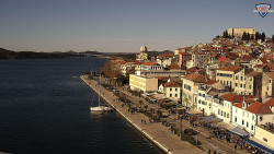 Nábřeží a město