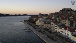 Nábřeží a město