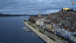 Nábřeží a město