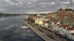 Nábřeží a město