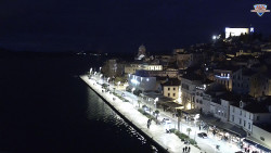 Nábřeží a město