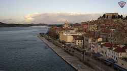 Nábřeží a město