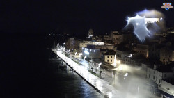 Nábřeží a město