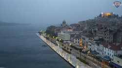 Nábřeží a město