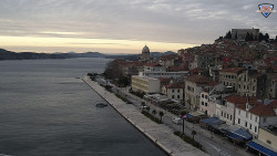 Nábřeží a město