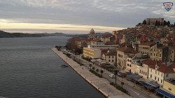 Nábřeží a město