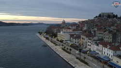 Nábřeží a město