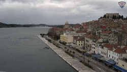 Nábřeží a město