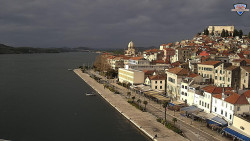 Nábřeží a město