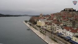 Nábřeží a město