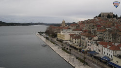 Nábřeží a město