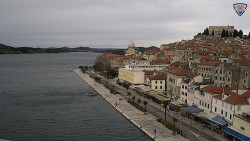 Nábřeží a město