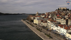 Nábřeží a město