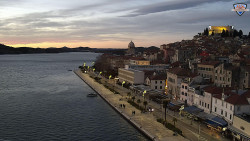 Nábřeží a město