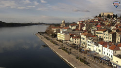 Nábřeží a město