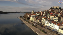 Nábřeží a město