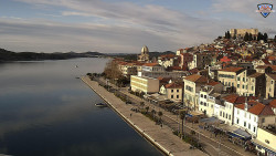 Nábřeží a město