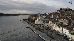 Nábřeží a město