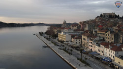 Nábřeží a město